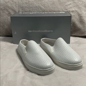 Slip on sneaker